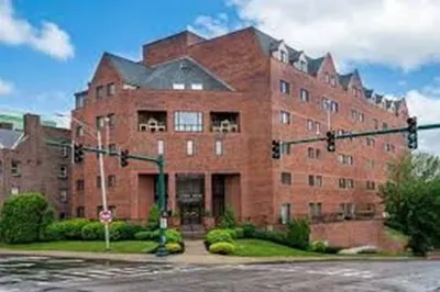 44 Elm St #302