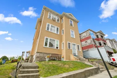 1 N Woodford St 1
