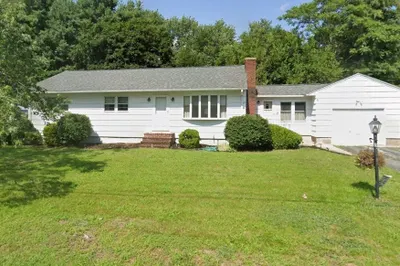 5 Crestwood Cir