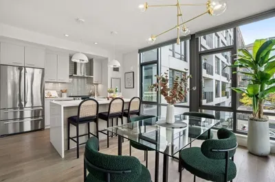 40 Traveler St #201