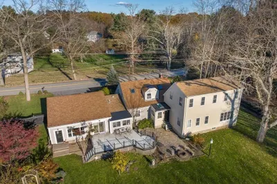 271 Salem St 1