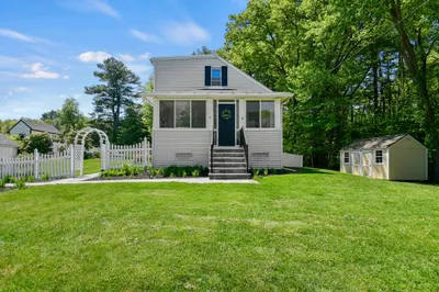 6 Hastings Avenue