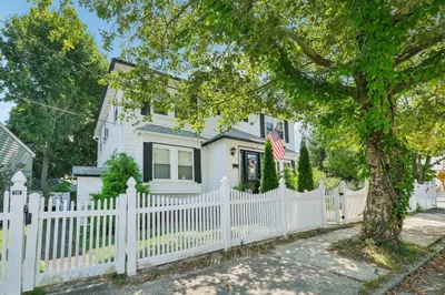 92 Hume Ave