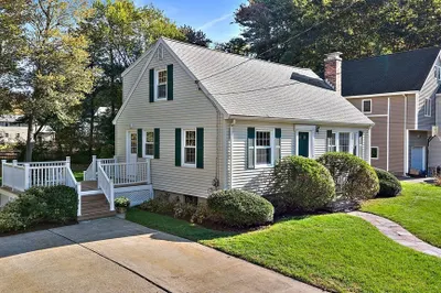 10 Beaverbrook Rd 1