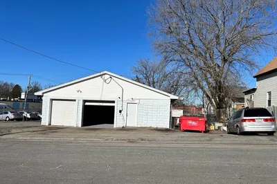 204 Lincoln St 1