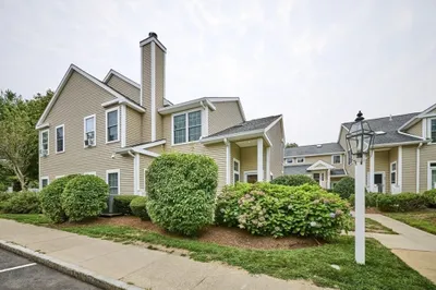 40 Bradford Commons Ln #40 1