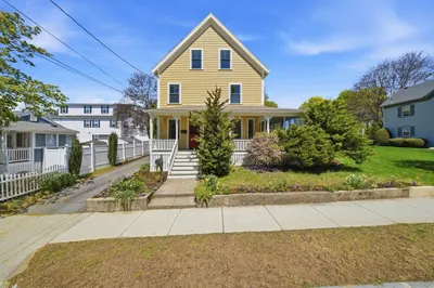 159 Broadway St 1