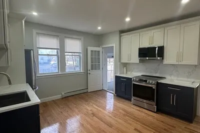 54 Hebron Ave #Right 1