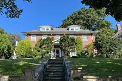 127 Commonwealth Ave 1