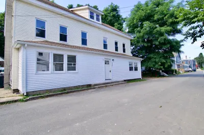 11-13 Webb Ct 1