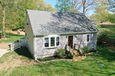 142 Plymouth Blvd 1