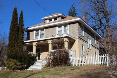 1289 Pleasant St 1