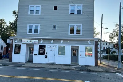 1435 Main St 1