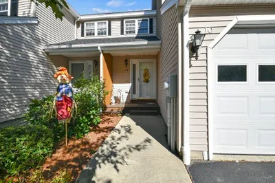 10 Morgan Way #10 1