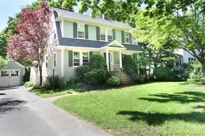 2 Rowland Avenue 1