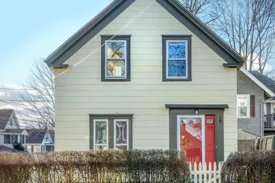 55 Pleasant St 1