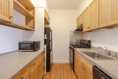 828 Huntington Ave #1