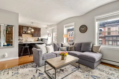 9-15 Battery St #7 1