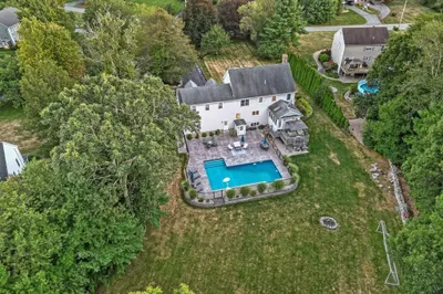 15 Holly Ln 1