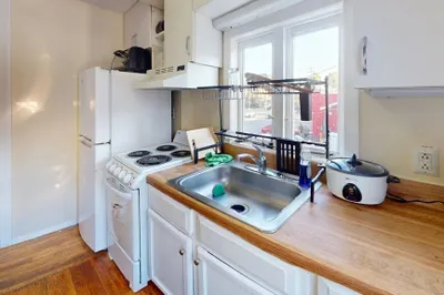 12 Lyman St #2r