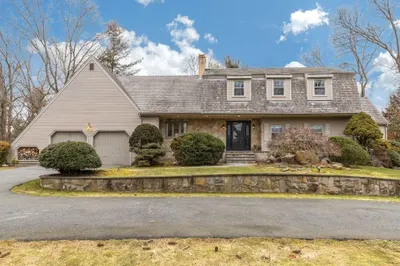 1 Brentwood Dr 1