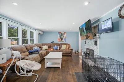 160 Lincoln Rd 1