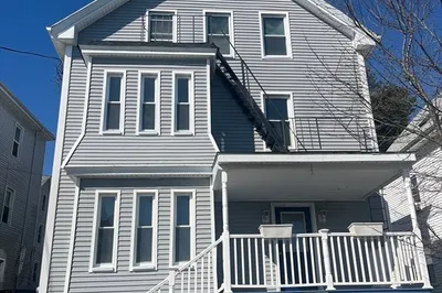1461 Pleasant St 1