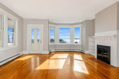 17 Bay View Ave 1