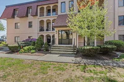 685 Oak St #6-2
