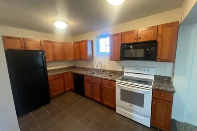 249 Main St #2-5 1