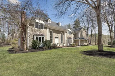 84 Phillips Rd 1