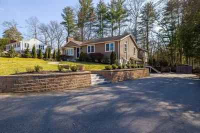 17 Jonathan Dr