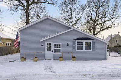 109 N Lake Ave 1