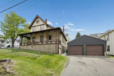 216 Walnut Street 1