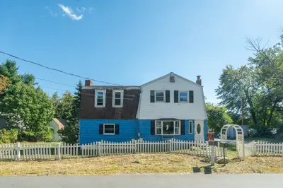 8 & 0 Dahlia Drive