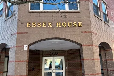 289 Essex St #211