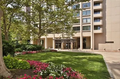 65 East India Row #22AB
