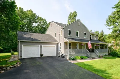 89 Manns Drive 1