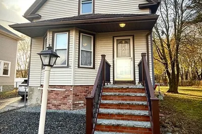 105 Dewolf St