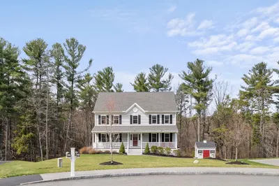 25 Green Meadow Dr 1