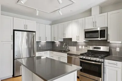 77 New St #102-H 1