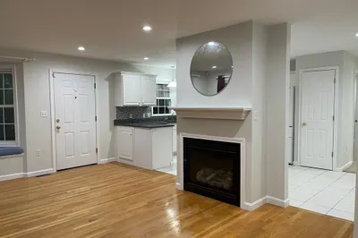 15 Young St #7