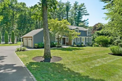345 Mayflower Cir 1