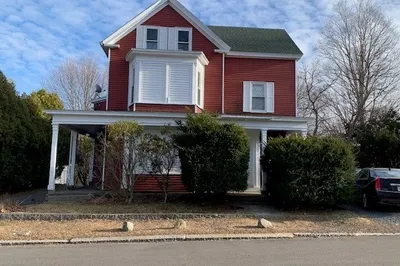 73 High St