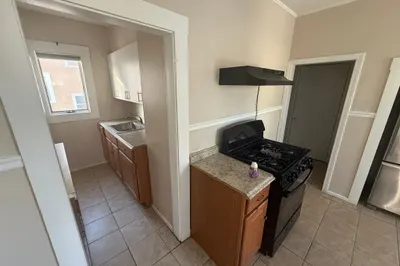 11 New Hampshire Ave #2