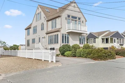 24 Parker St 1
