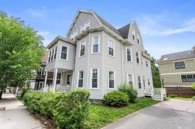 390 Huron Ave 1