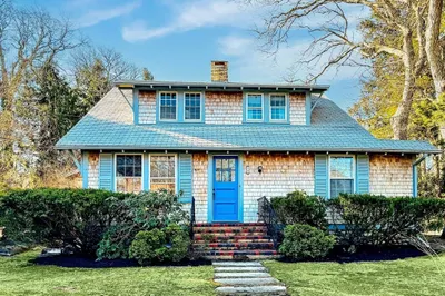 70 Tashmoo Ave 1