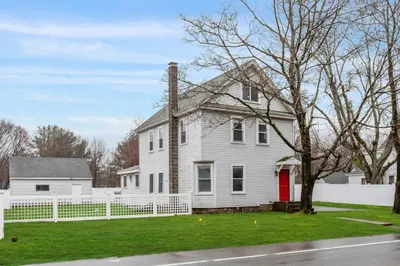 969 Amesbury Rd 1