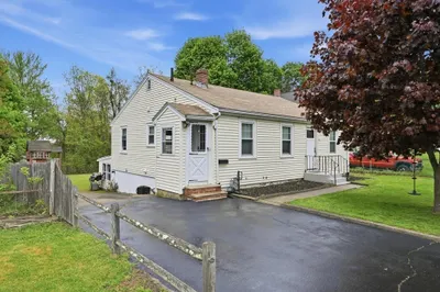 24 Warren Ave